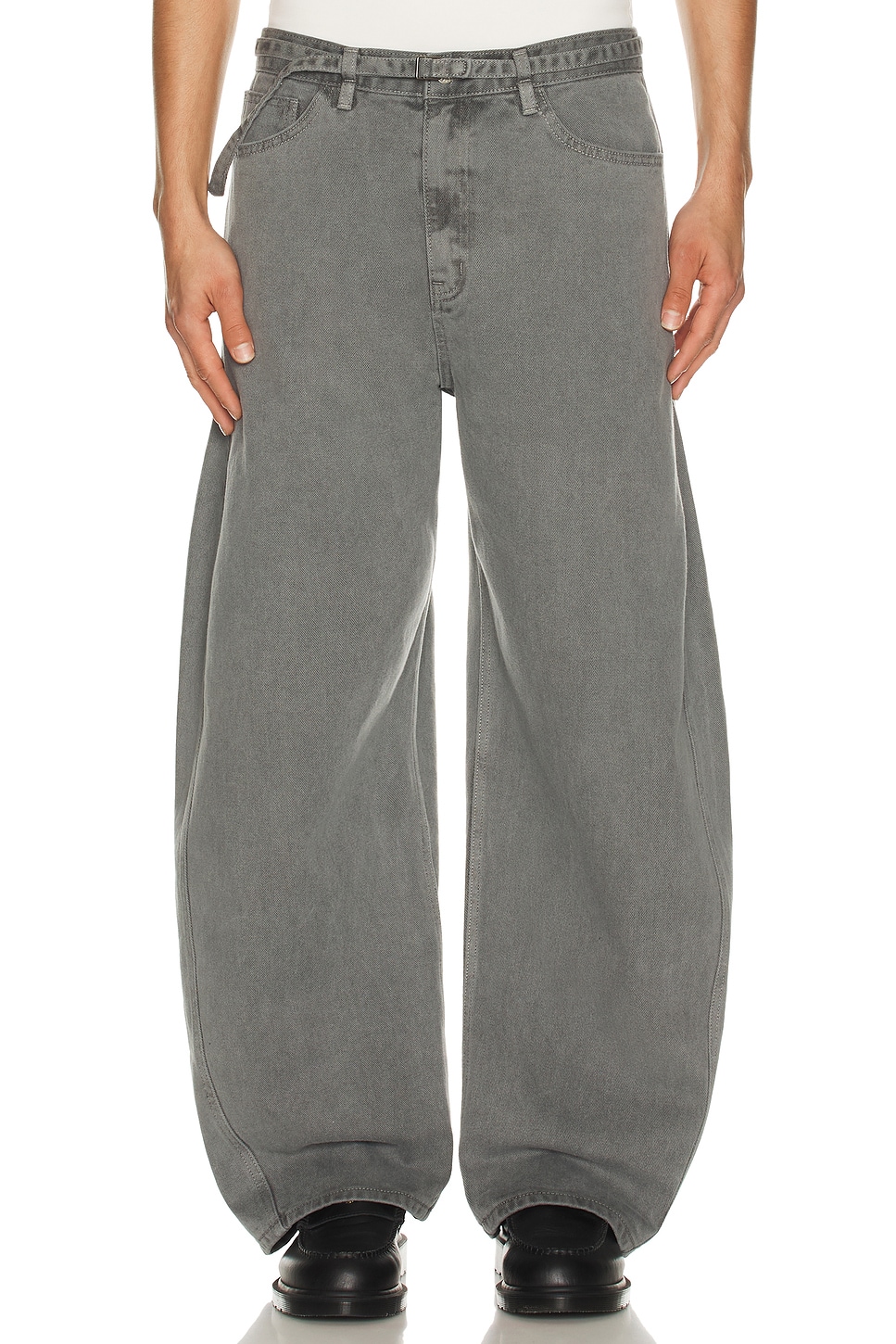 Le17Septembre Garment Dyed Curved Jeans in Grey - Grey. 46 also