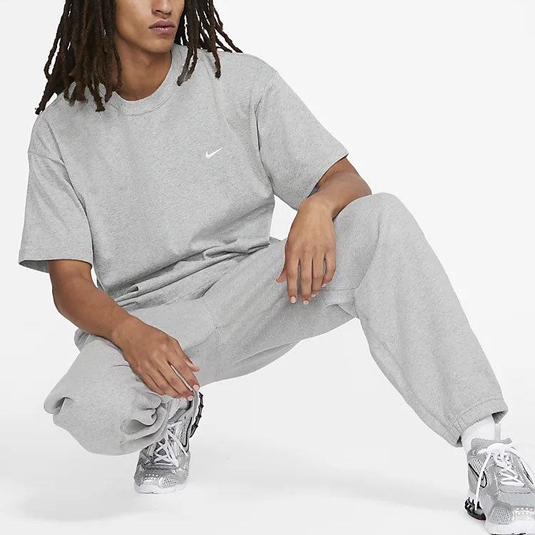 Solo Swoosh Small Label Logo Solid Color Sports Round Neck Short Sleeve Gray