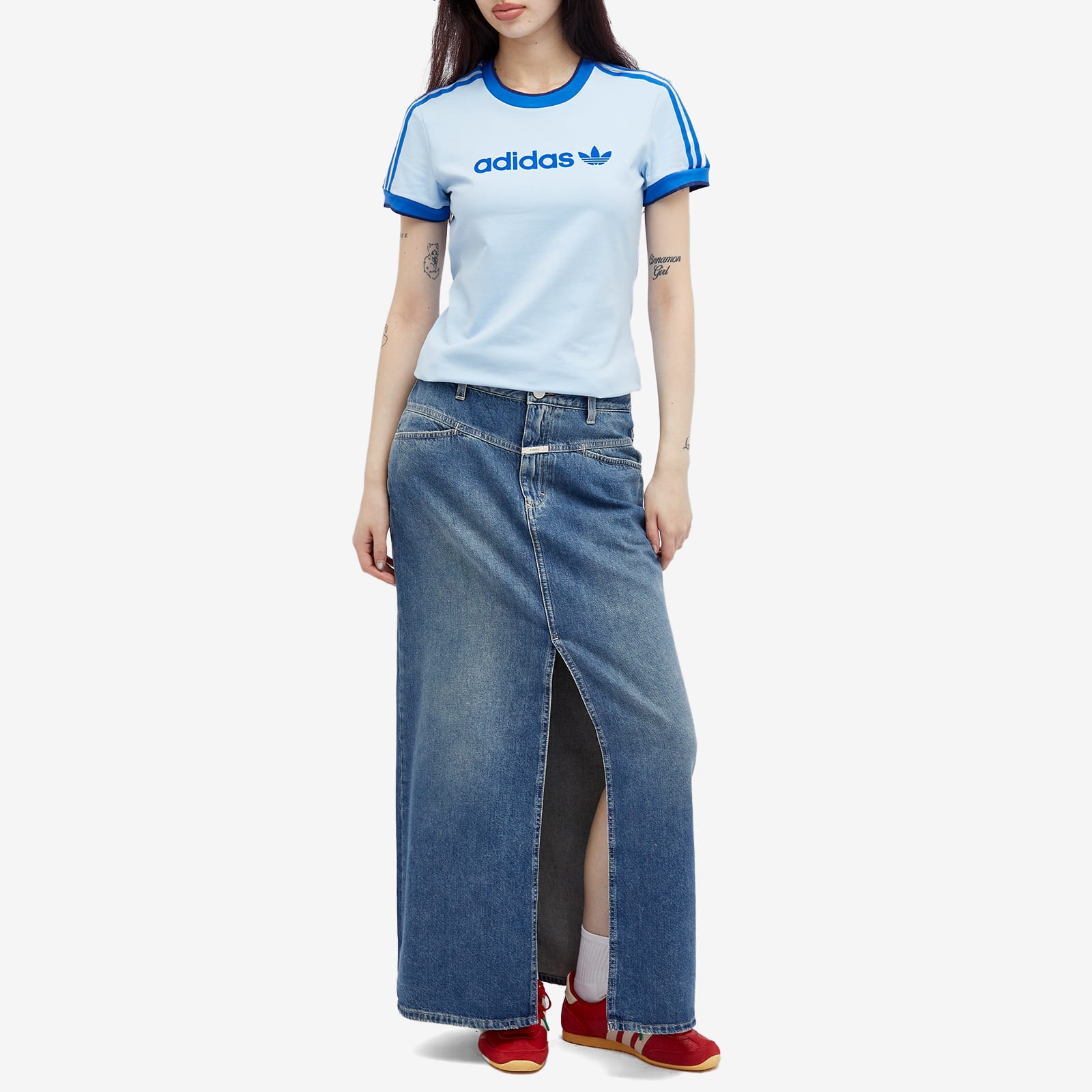 Women's Badge Slim T-Shirt in Clear Sky