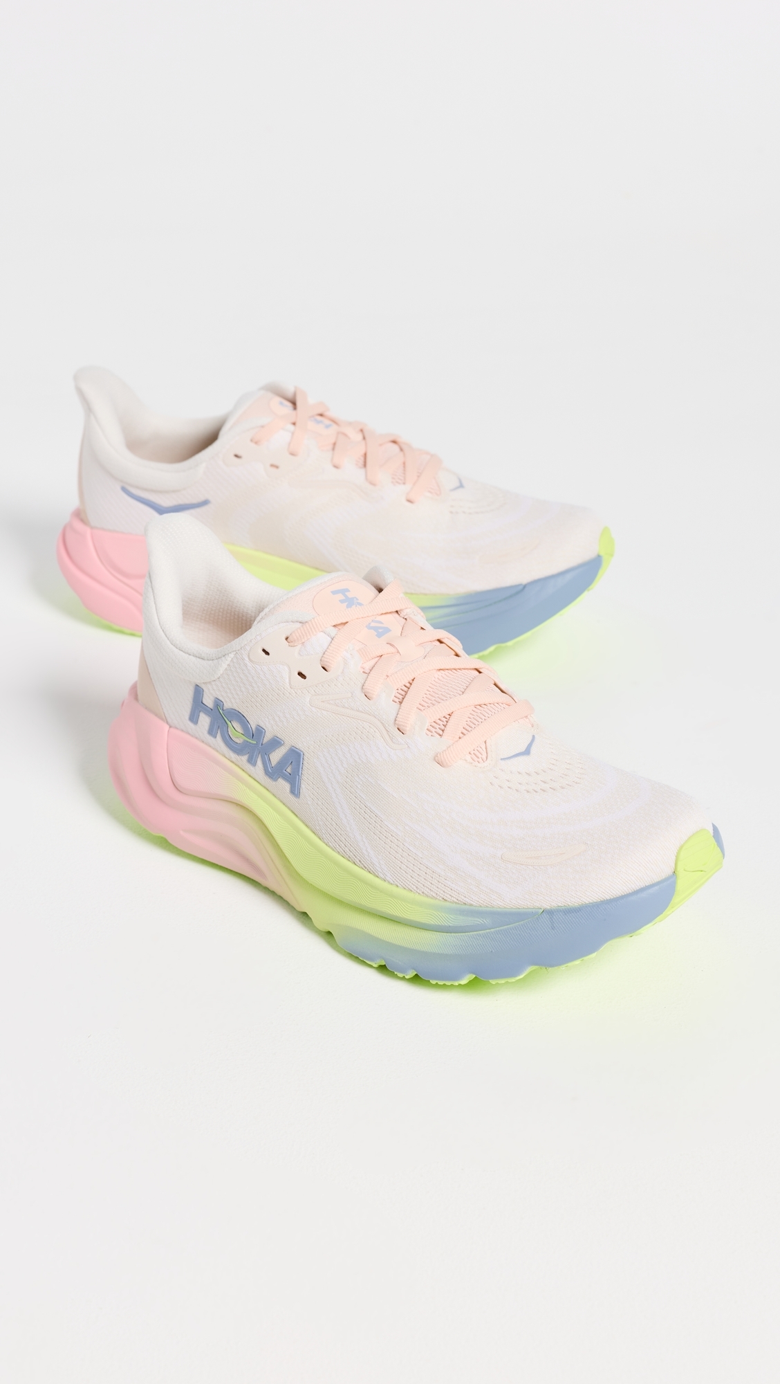 Arahi 8 Sneakers Alabaster/Tangerine Glow