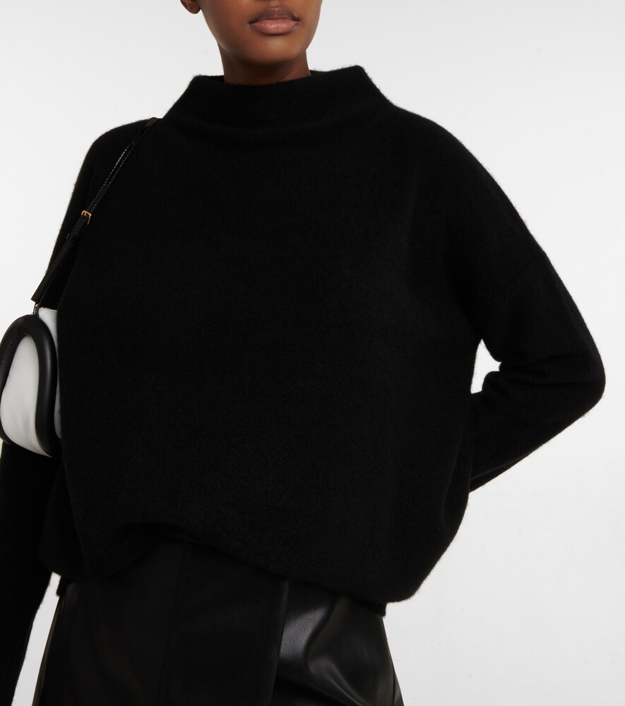 Cashmere sweater