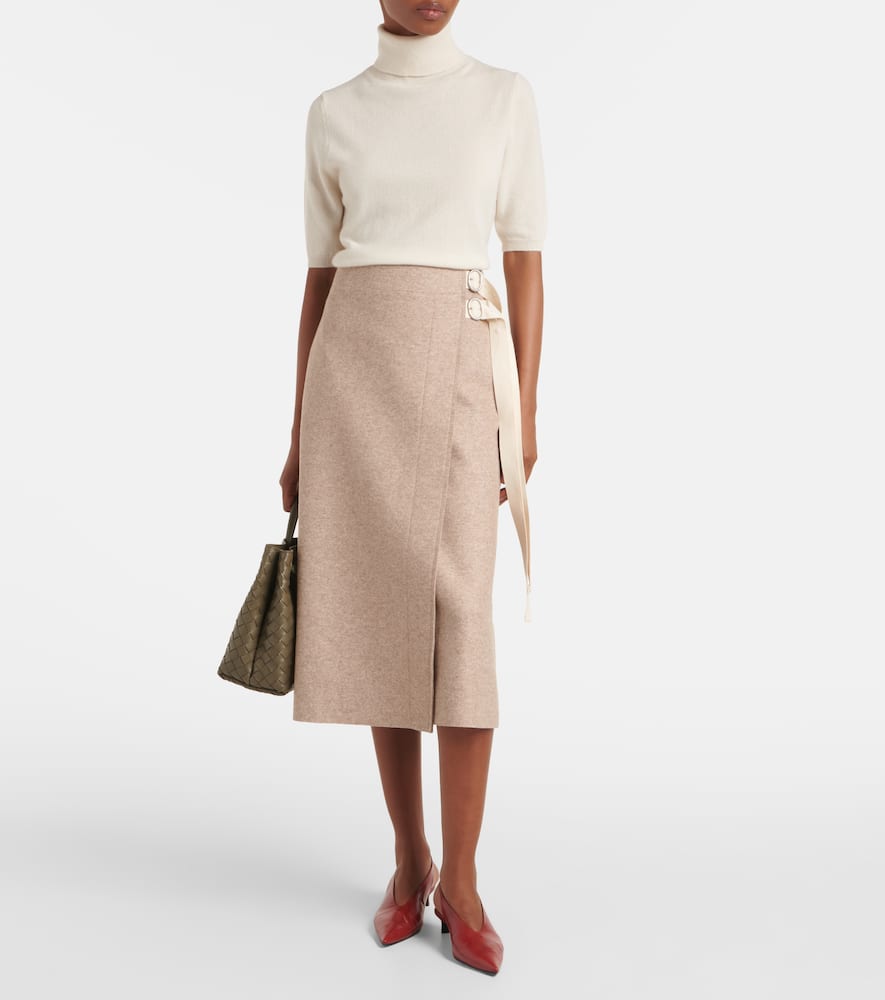 Cashmere turtleneck sweater