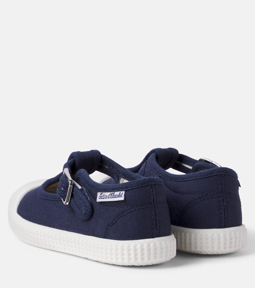 Canvas sneakers