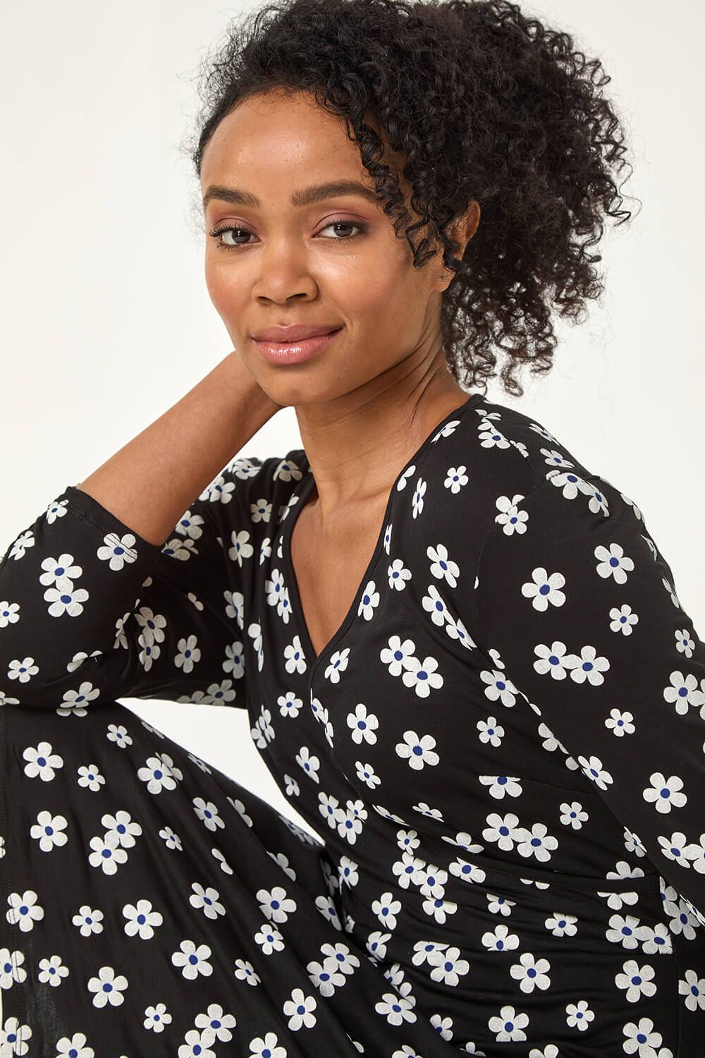 Roman Women's Petite Floral Stretch Wrap Dress in Black