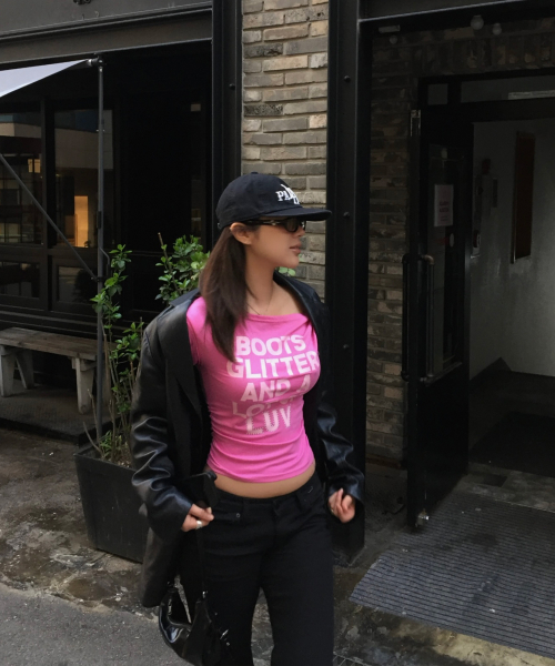 TWIST UNBALANCE LETTERING T-SHIRT PINK
