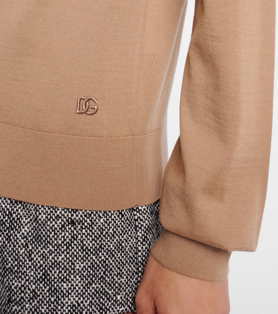 Cashmere turtleneck sweater
