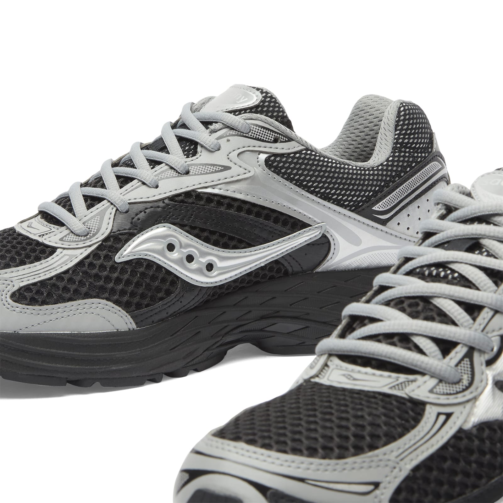 Men's Progrid Omni 9 Sneaker in Black/Silver
