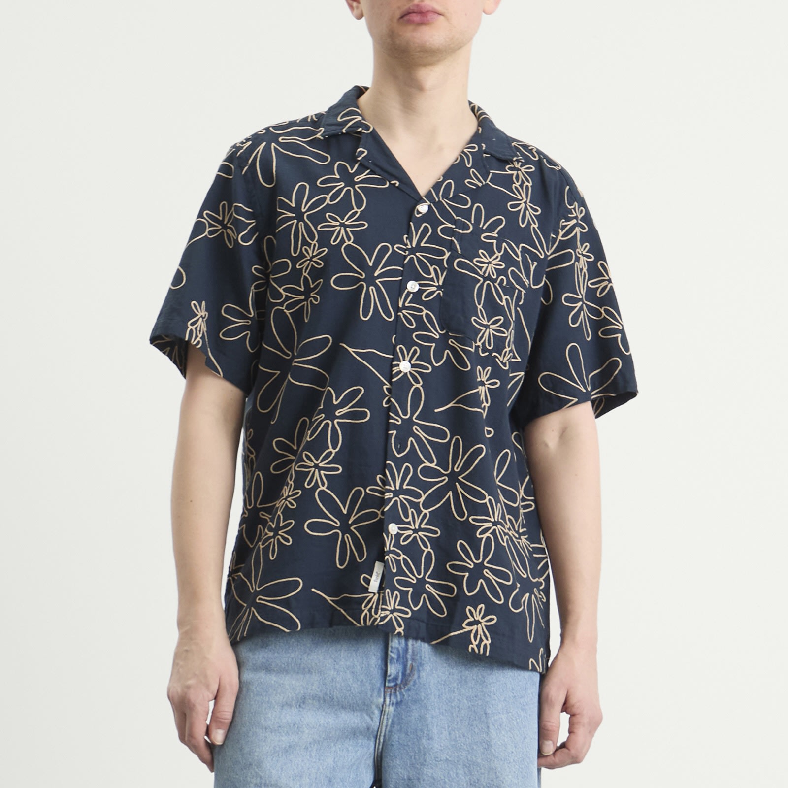 Men's Peer Embroidery Regular Fit Ss Shirt in Navy