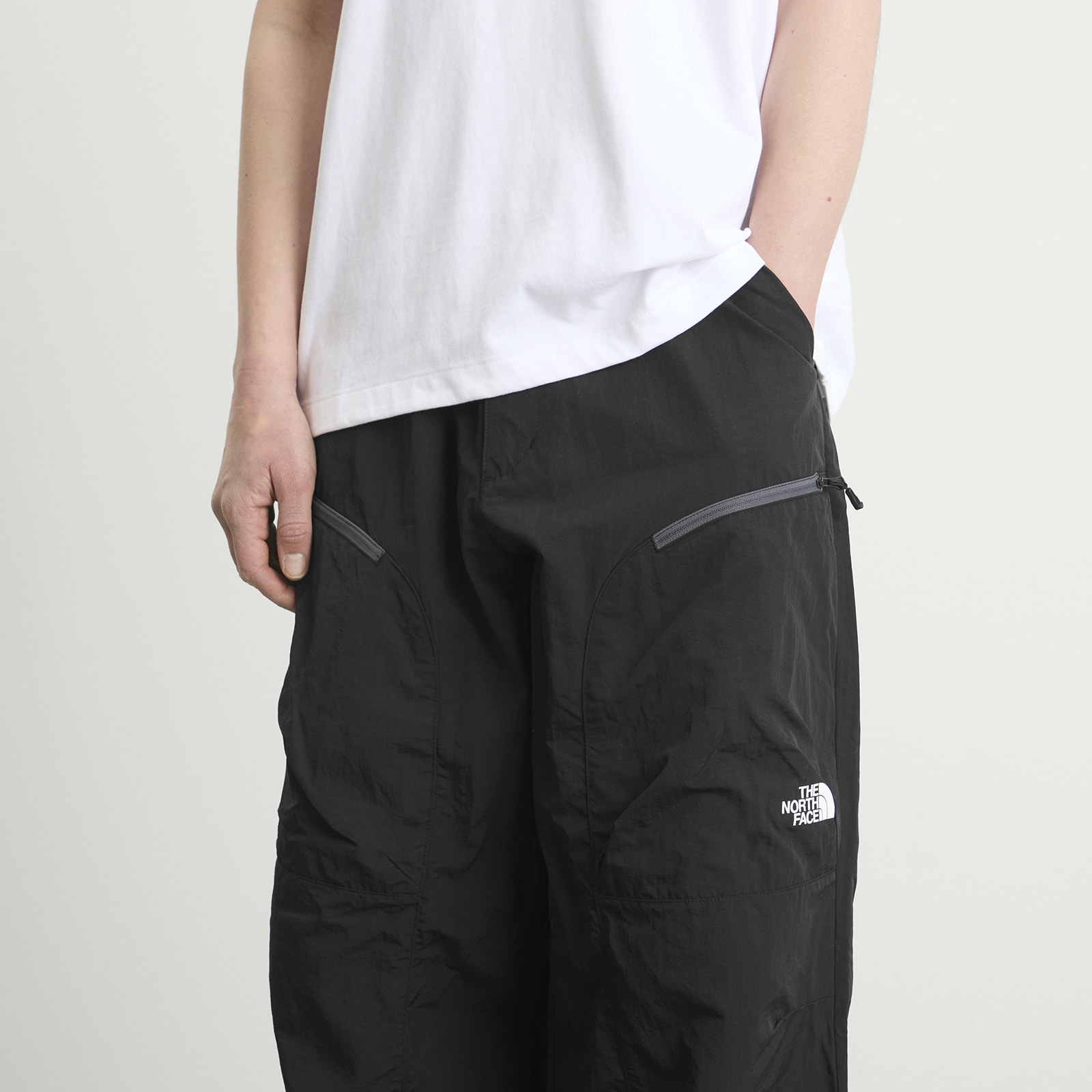 Men's NSE Belted Trousers in Tnf Black