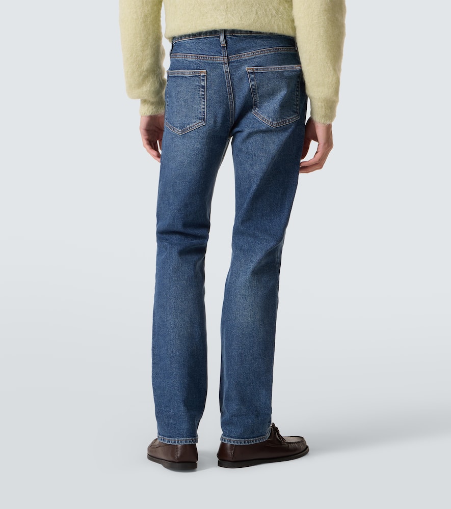 Modern straight jeans