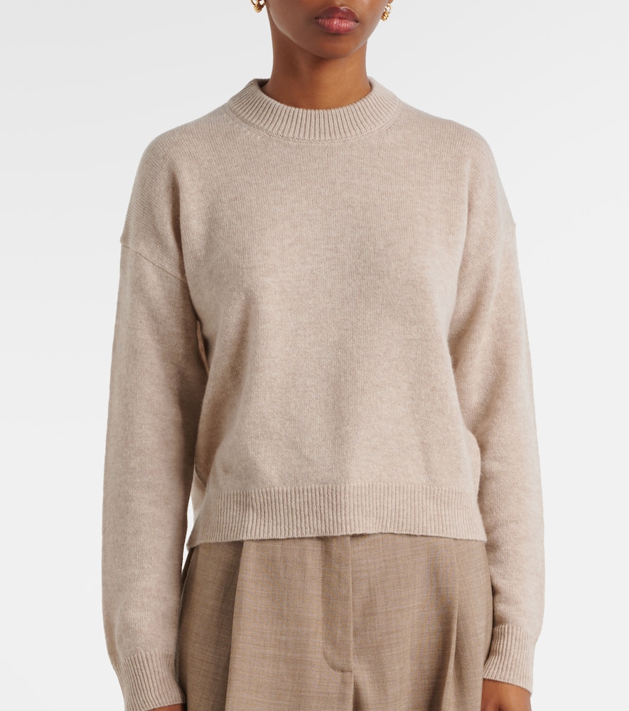 Wool and cashmere sweater