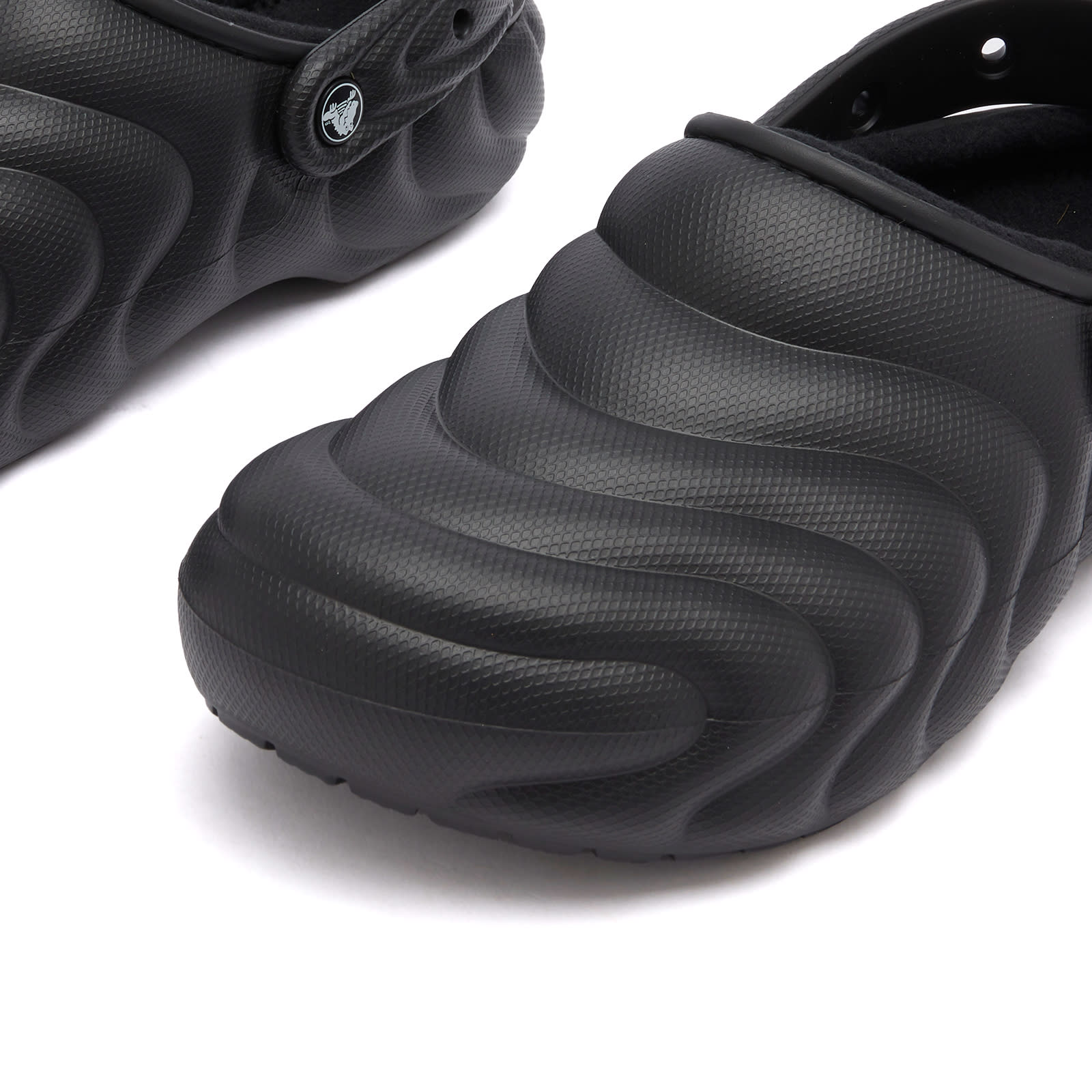 Classic Overpuff Clog in Black
