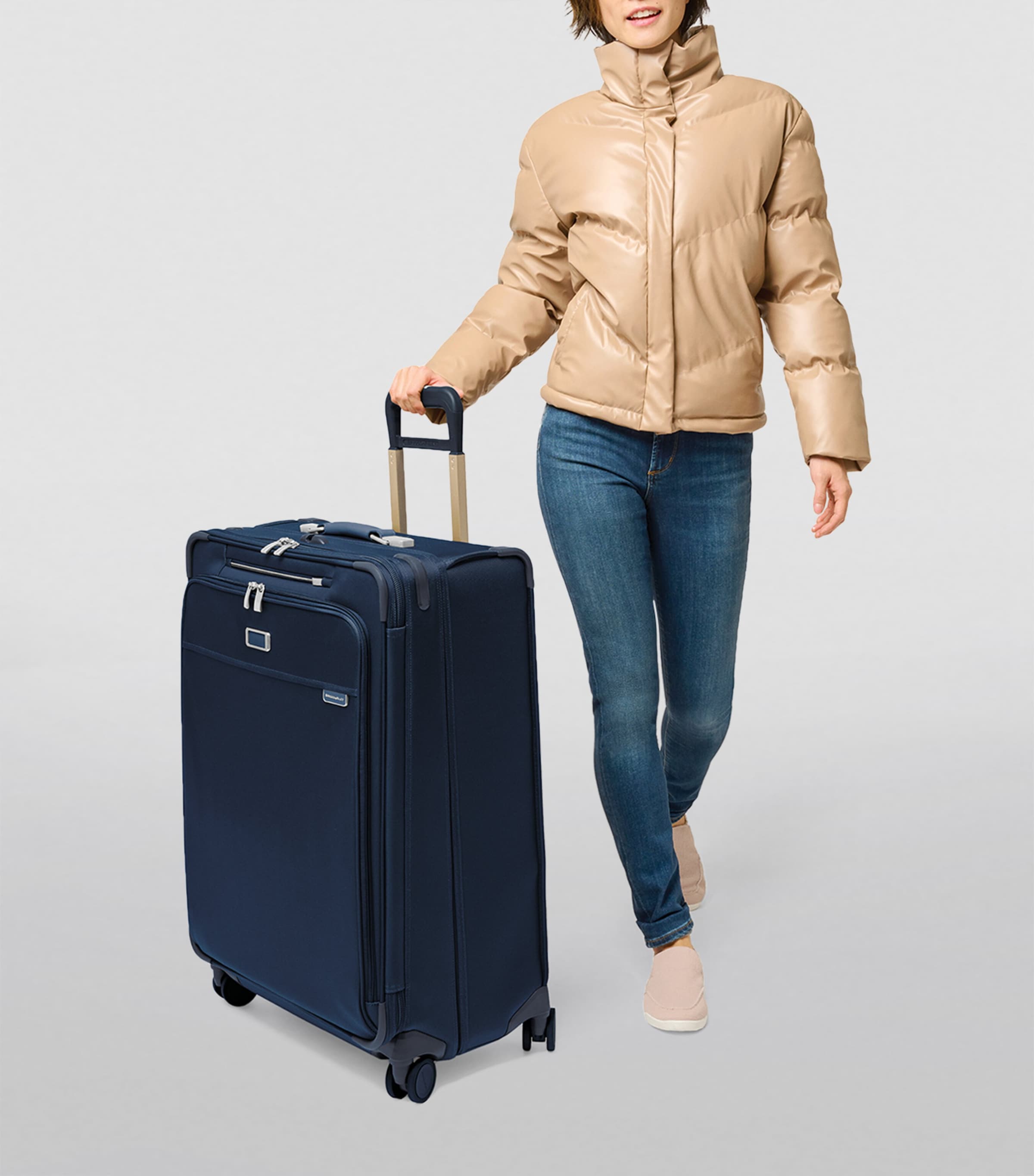 Baseline Large Expandbale Spinner Suitcase