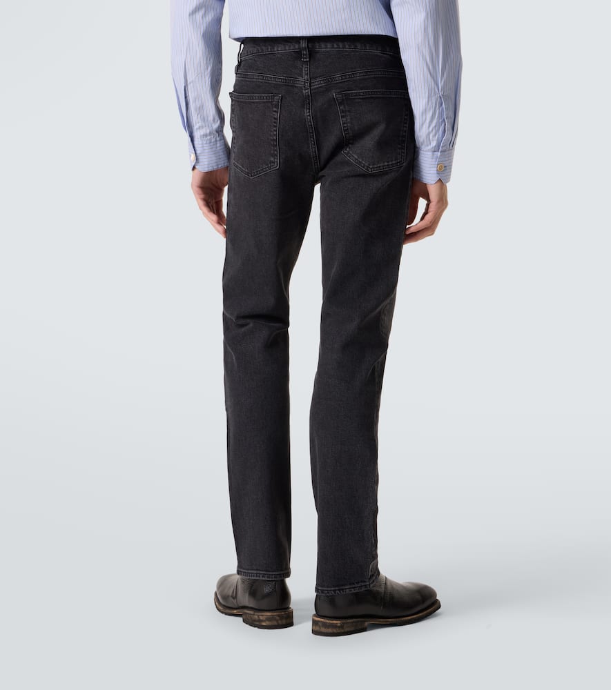 Modern straight jeans