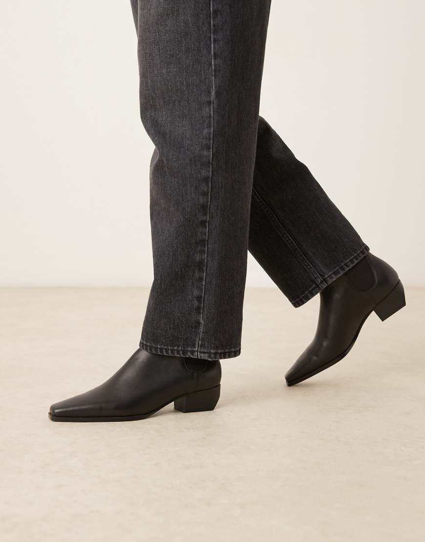 Leather square toe low heeled ankle boot in black