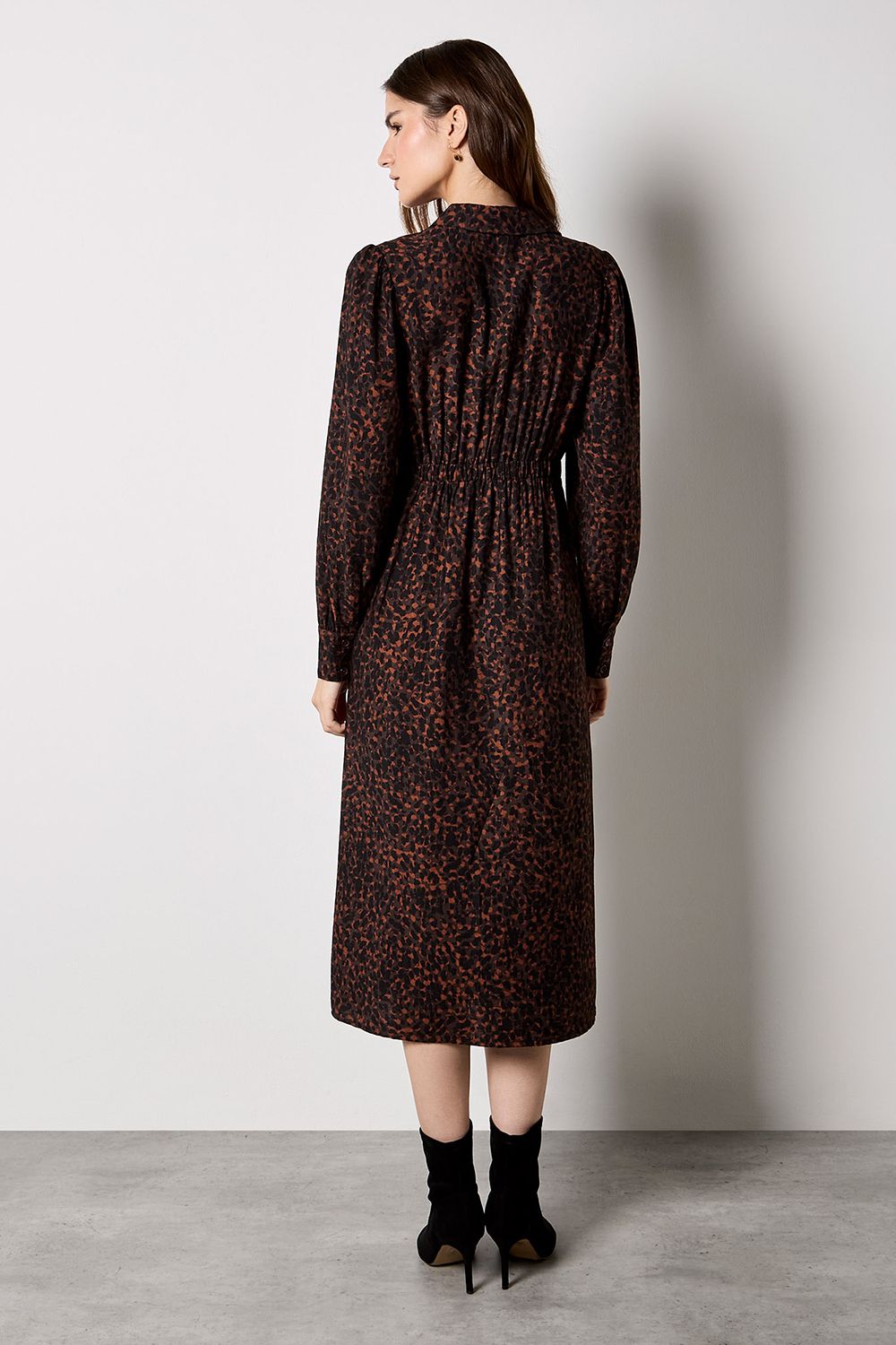 Apricot Women's Animal Print Ruched Shirt Midi Dress in Brown