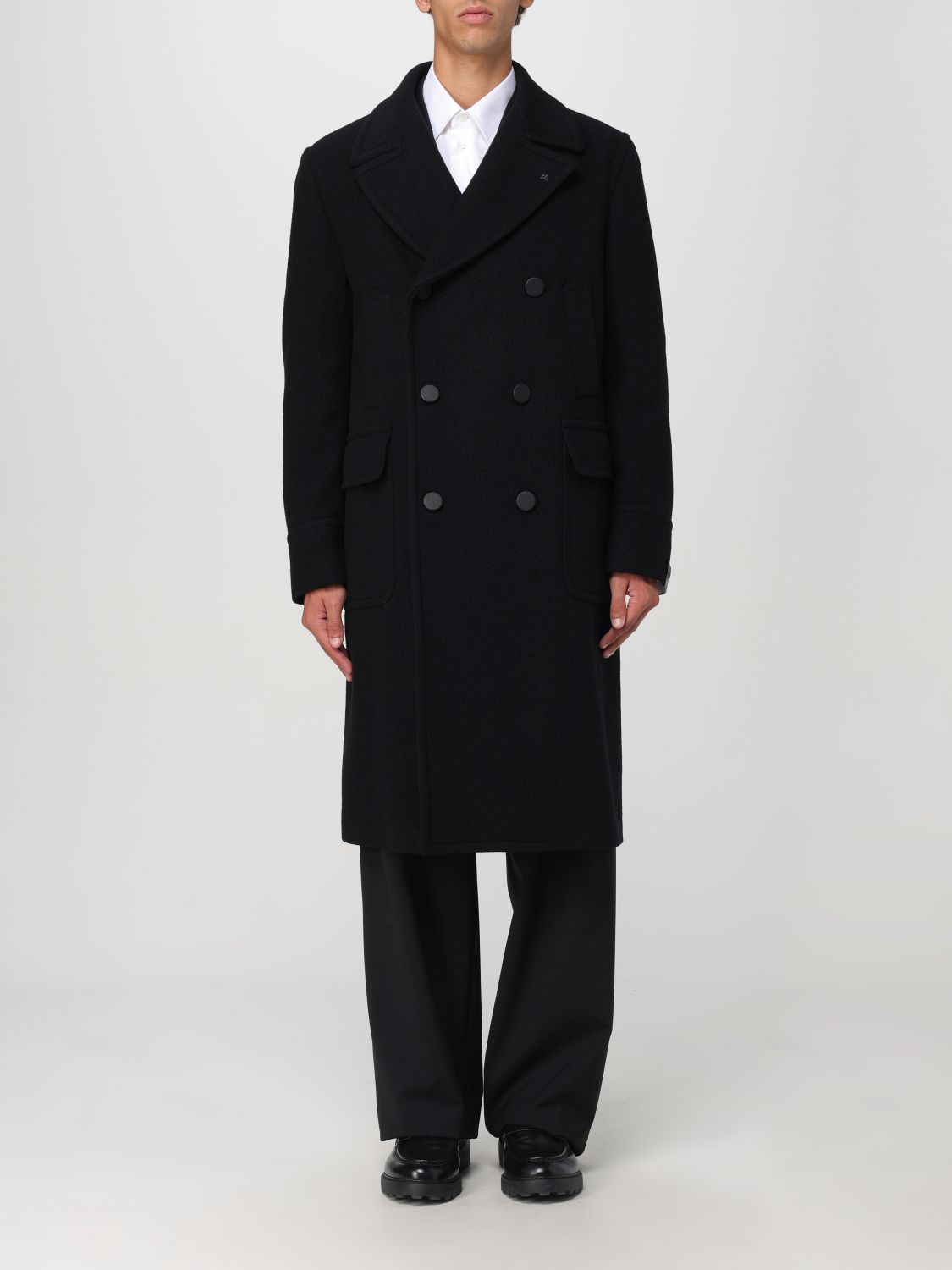 Coat Men color Black