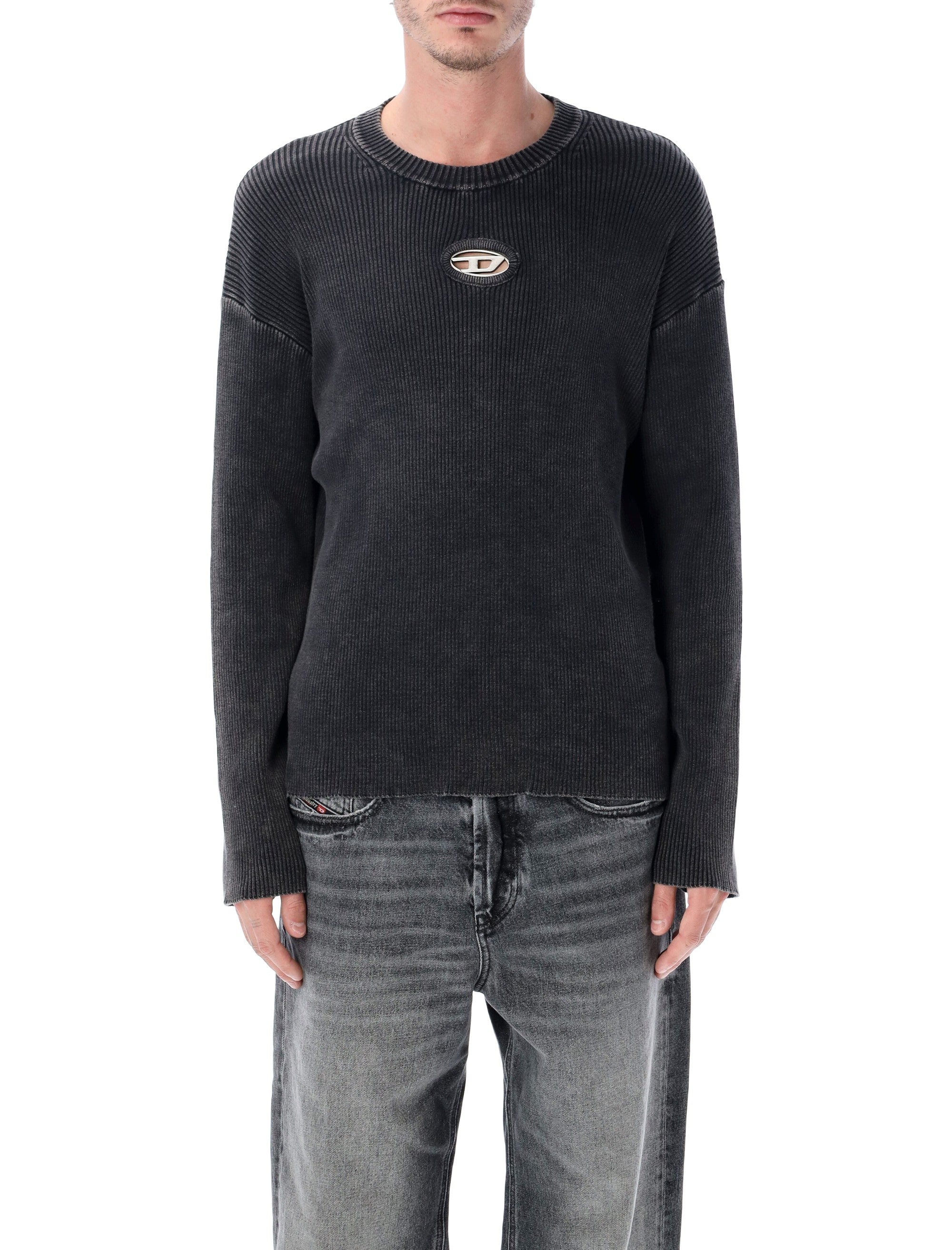 Cut-out Ribbed Jumper with Oval D Plaque
