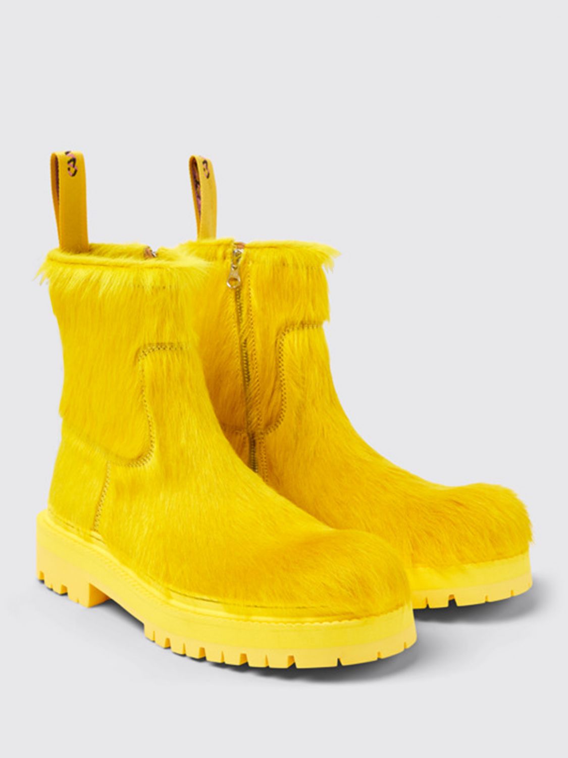 Boots Men color Yellow