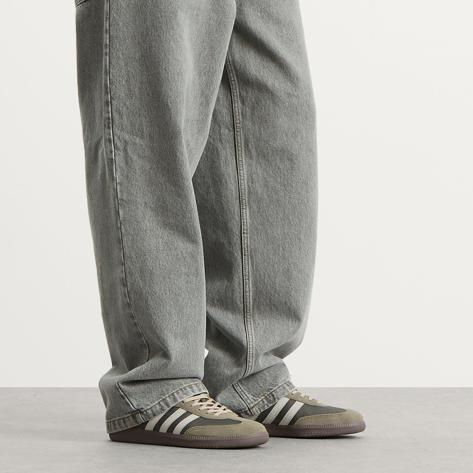 Men's Samba OG Sneaker in Shadow Olive/Putty Grey/Olive Strata