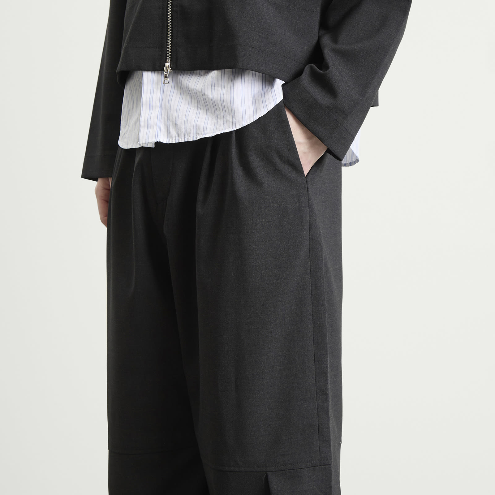 Men's Zushi Trouser in Charcoal