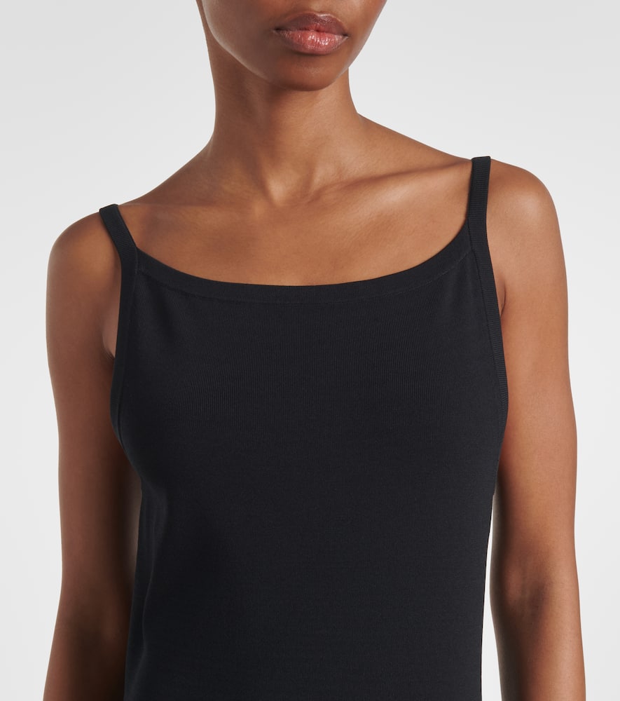 Sleeveless maxi dress