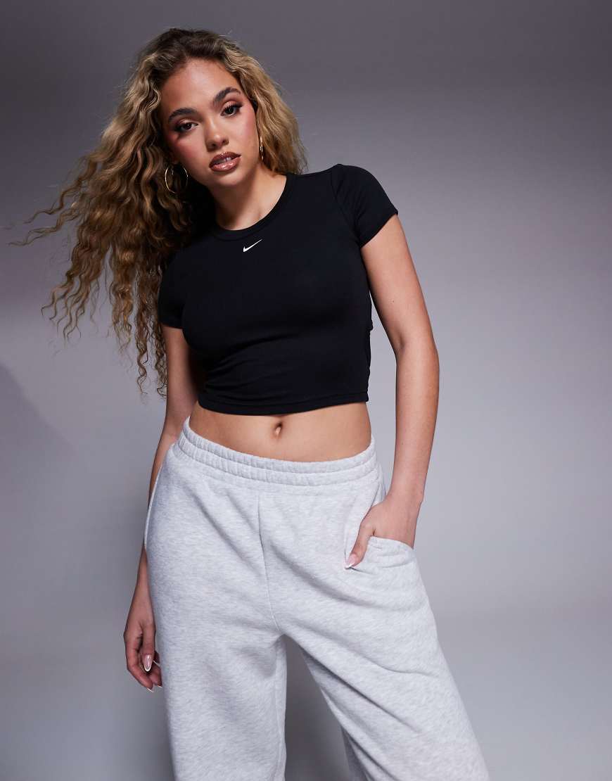 Chill ribbed T-shirt with cut-out back in black