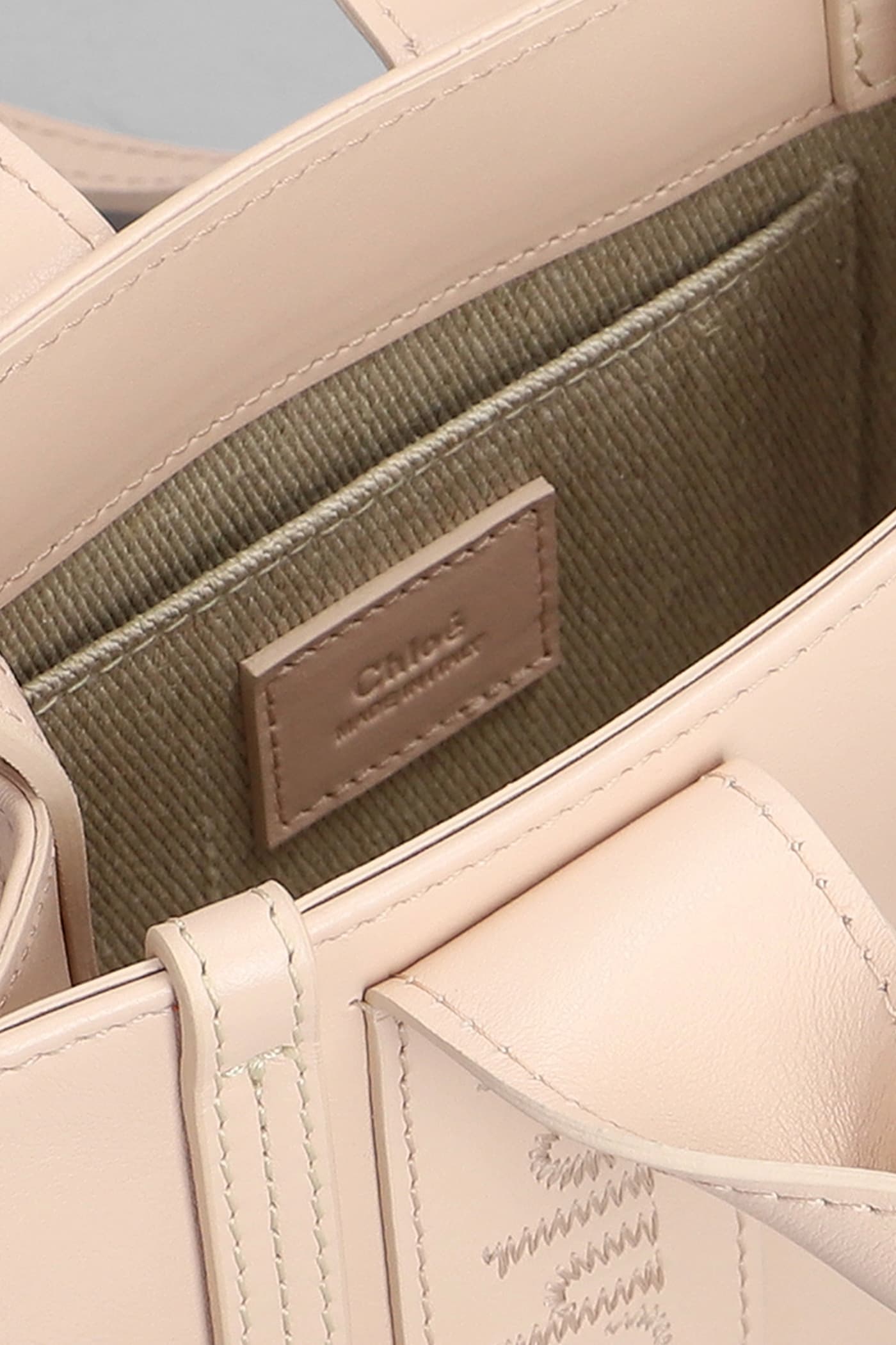 Hand Bag In Rose-Pink Leather