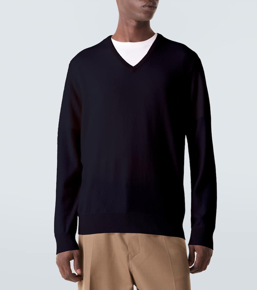 Cashmere sweater
