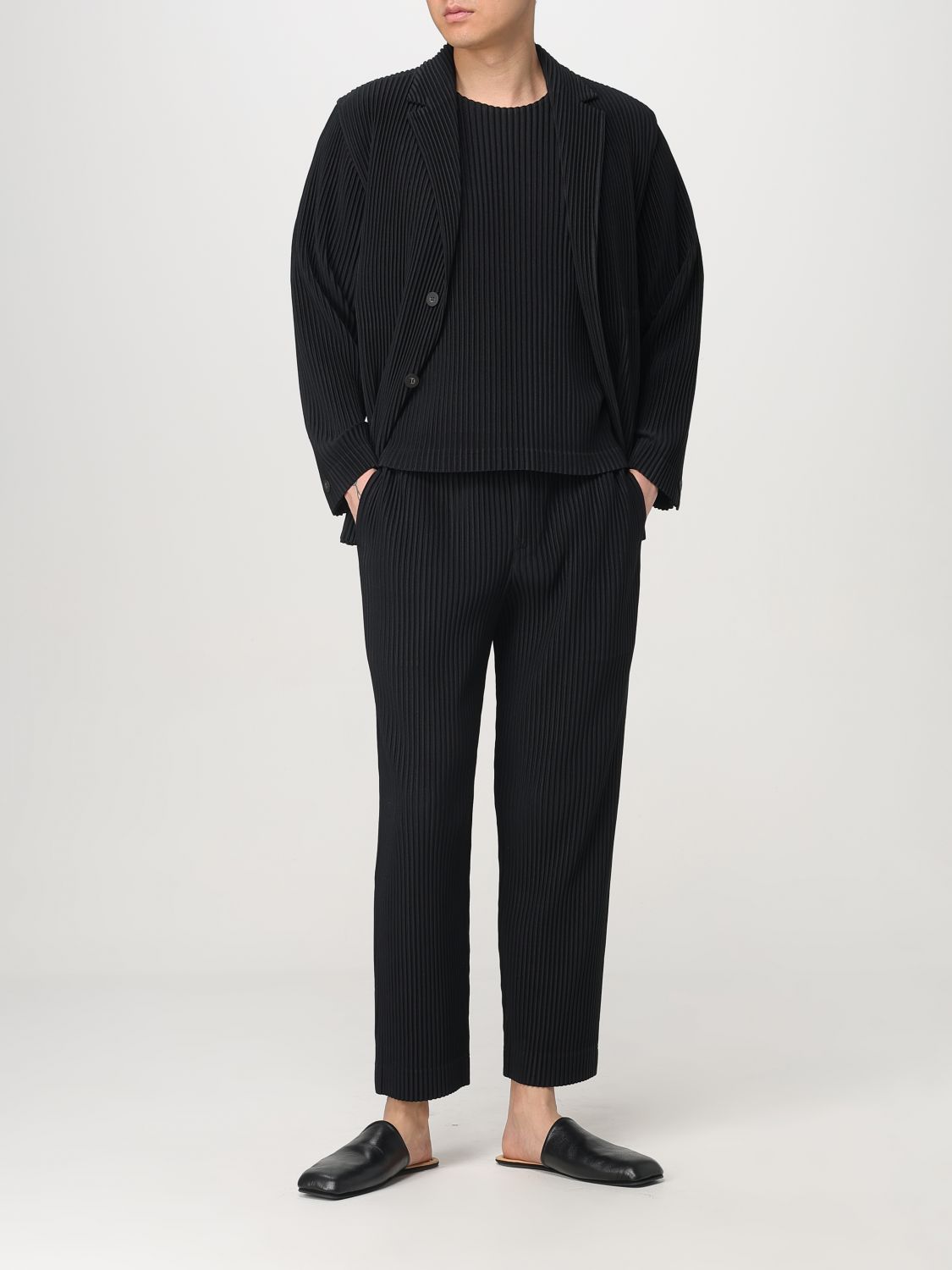 T-Shirt HOMME PLISSE' ISSEY MIYAKE Men color Black