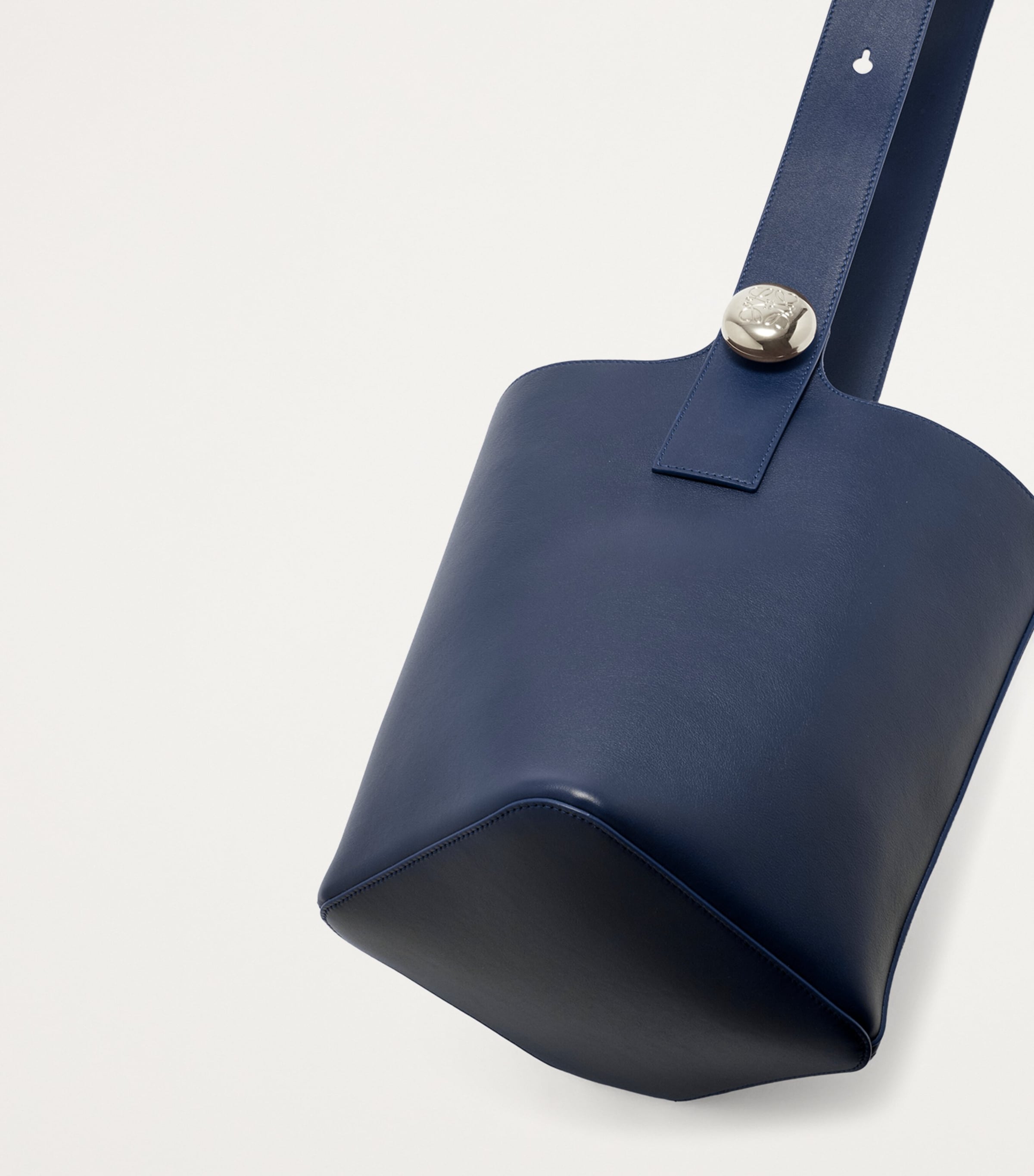Medium Leather Pebble Bucket Bag