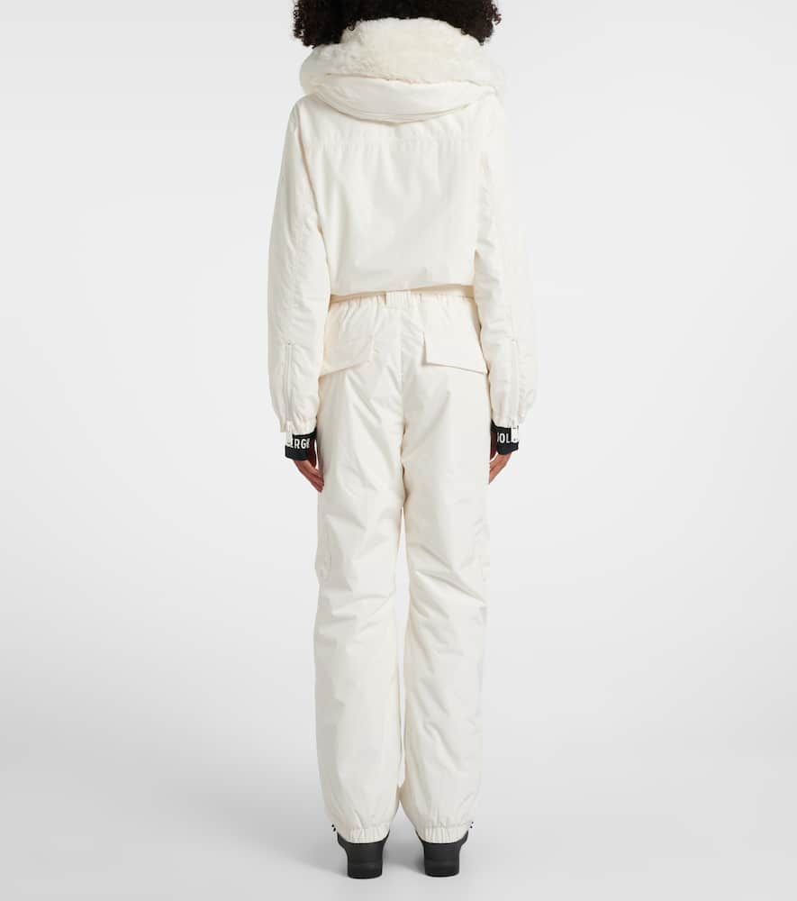 Discover ski suit