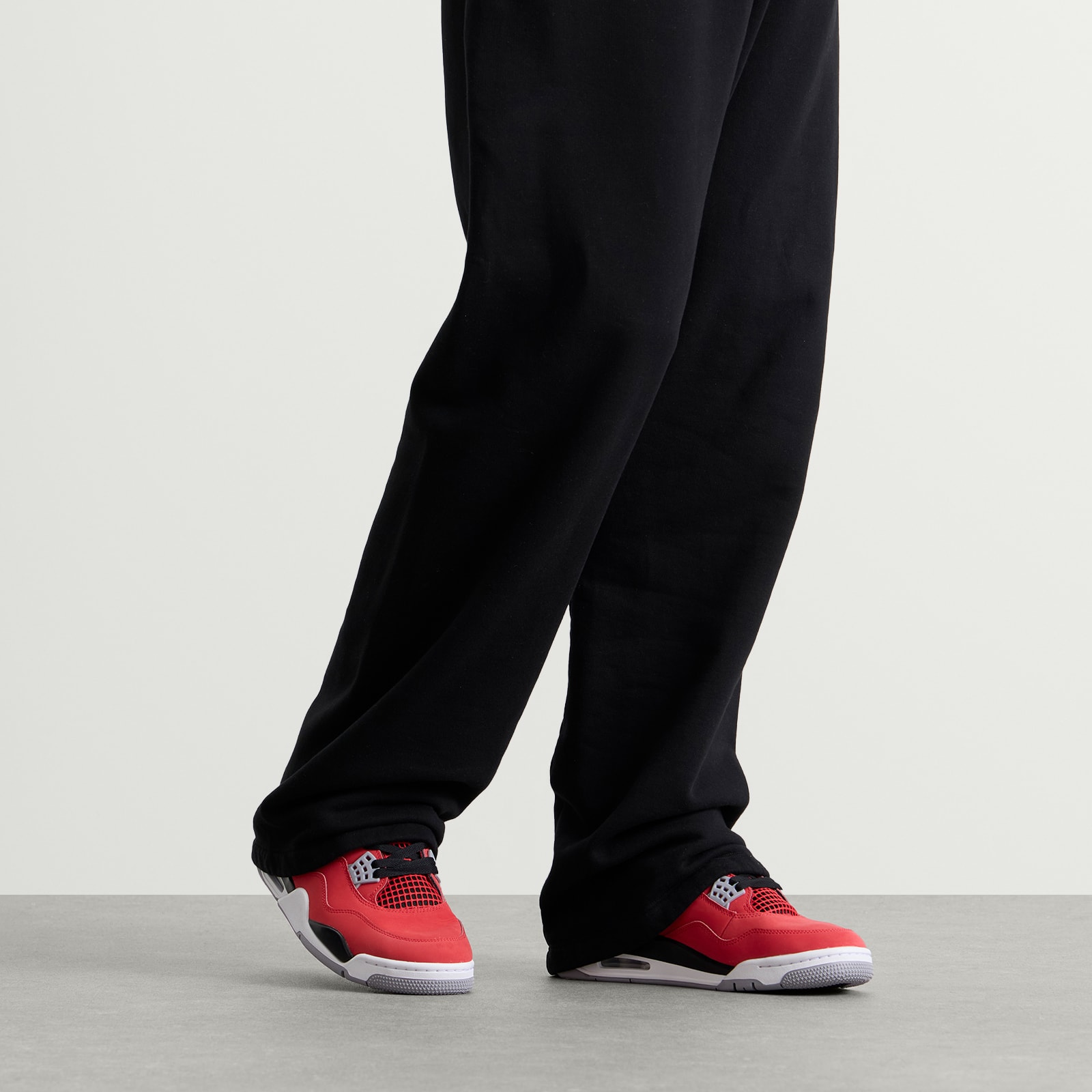Men's 4 Retro Sneaker Fire Red/White/Black