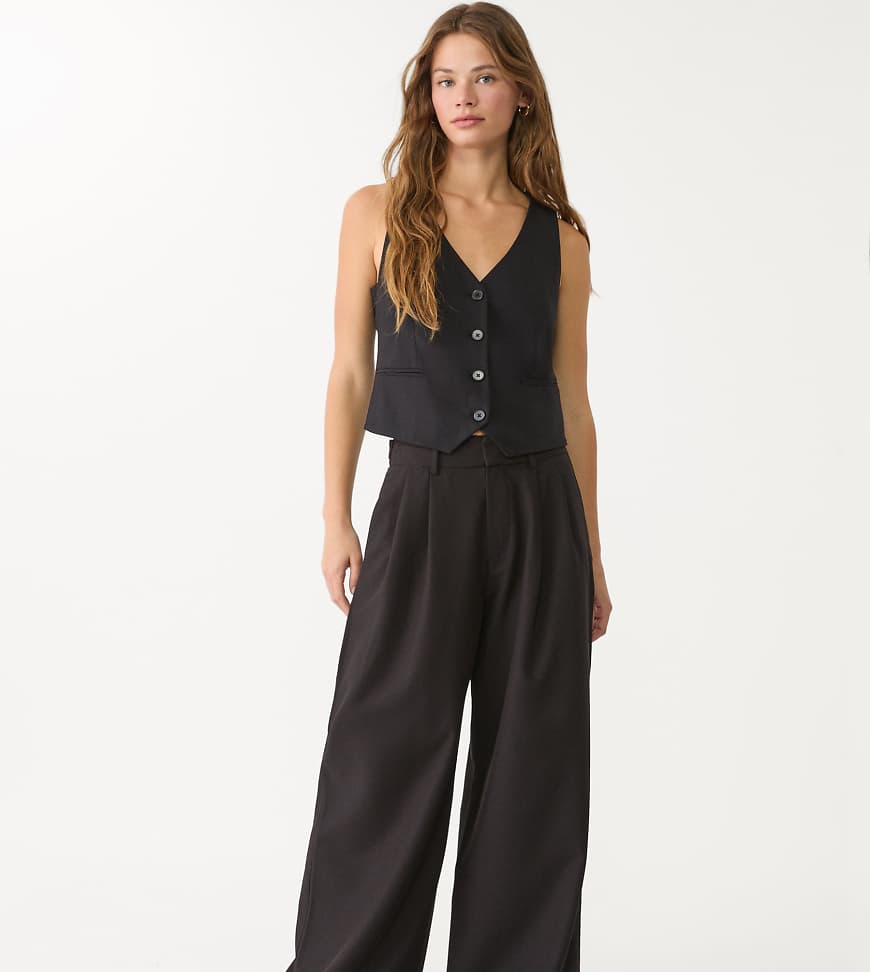 Petite super wide-leg adjustable trousers in black