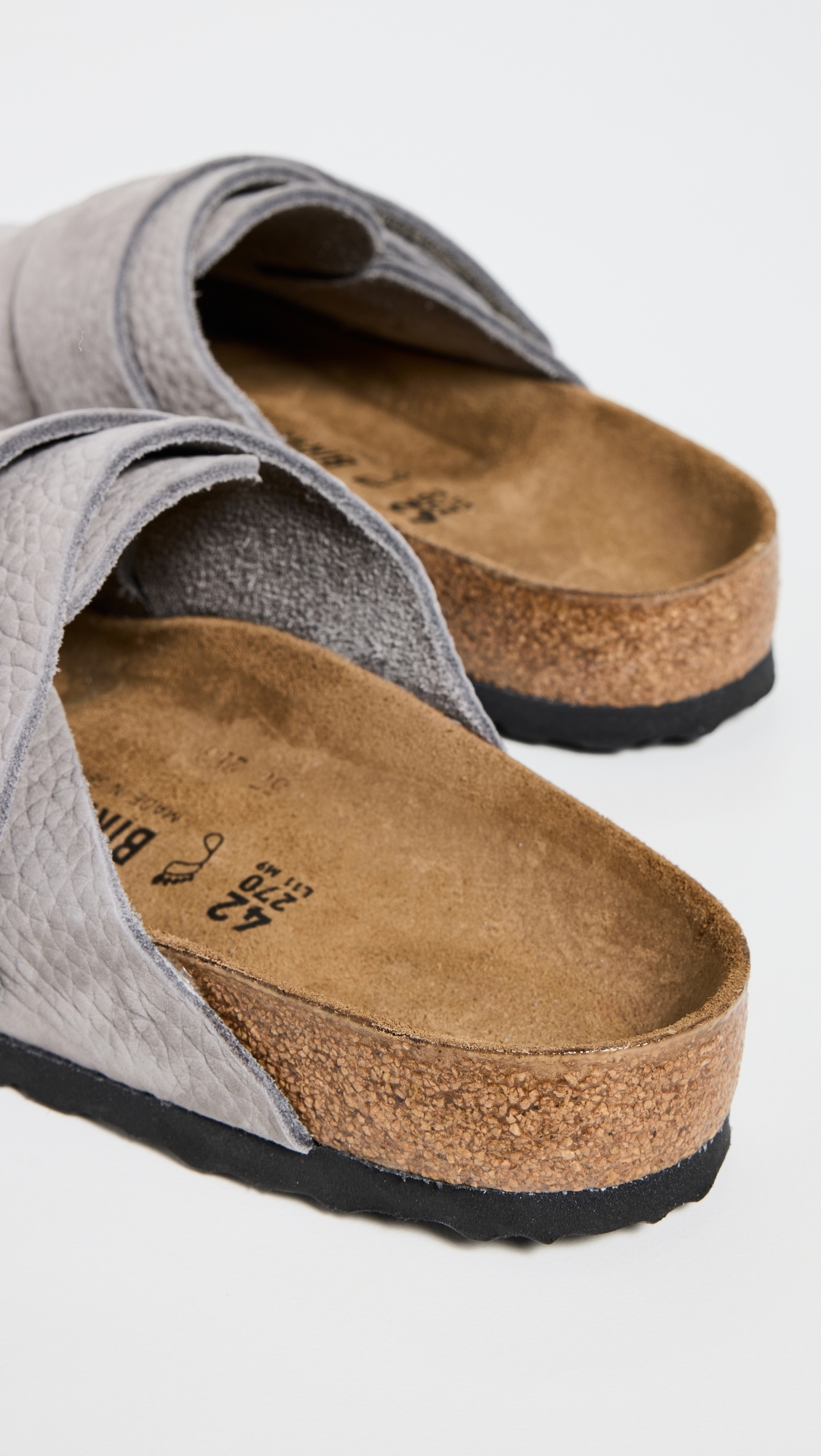 Nagoya Desert Buck Clogs White Grey