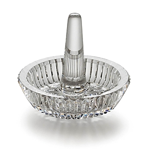Heritage Round Ring Holder