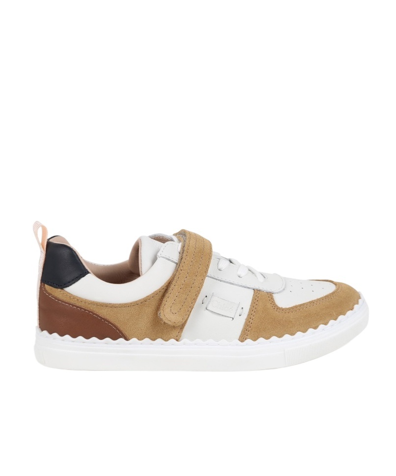 Round-head sneakers
