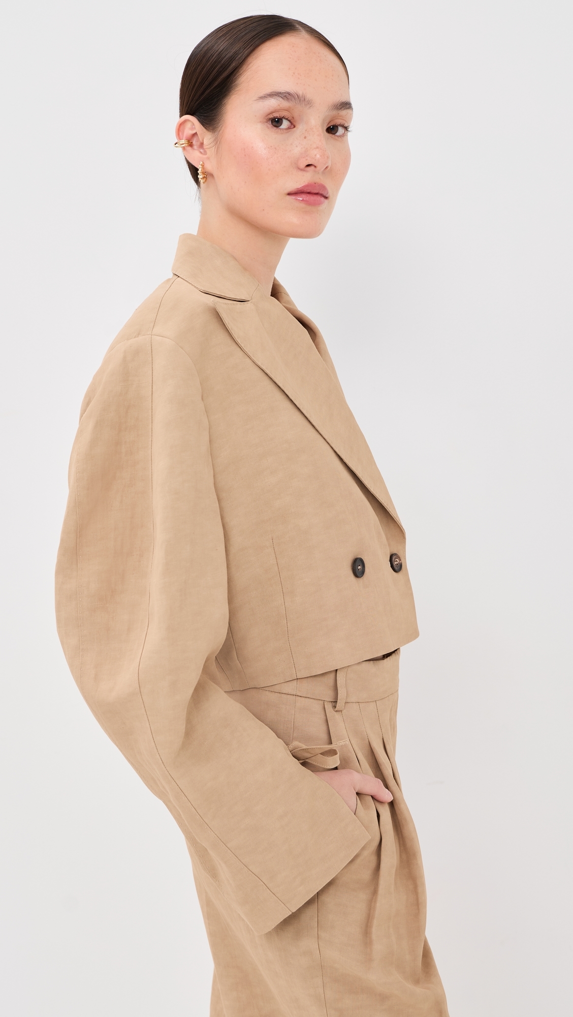 Circle Shape Blazer Dark Ecru