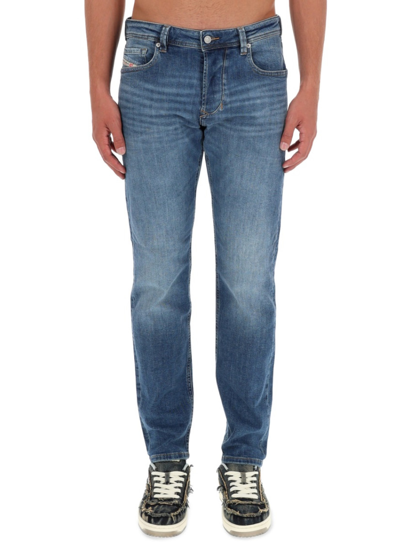 Tapered Jeans