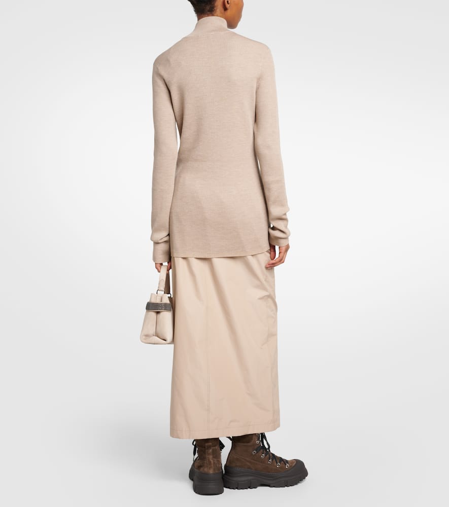 Wool and cashmere sweater