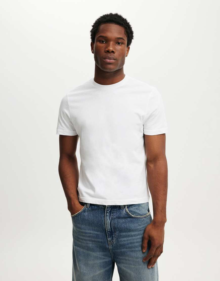 Classic fit t-shirt in white