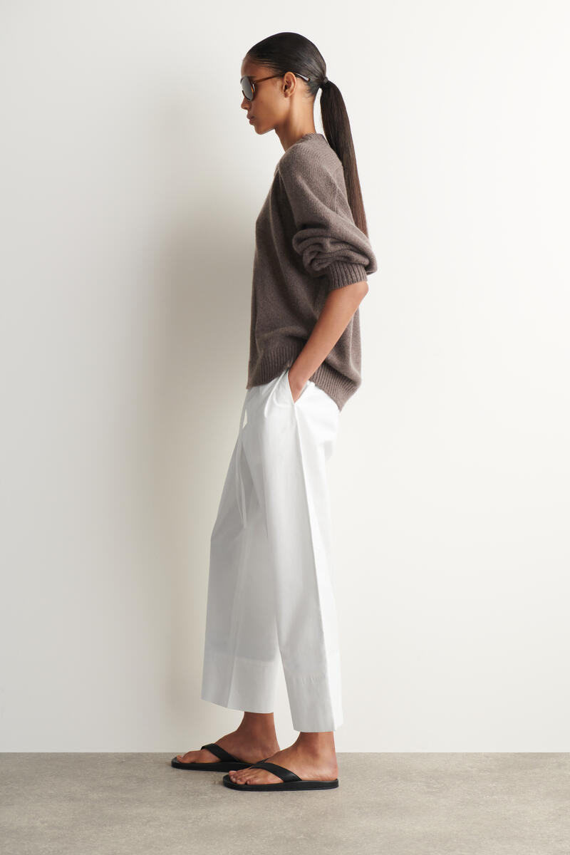 Rounded Cashmere Crew-Neck Jumper