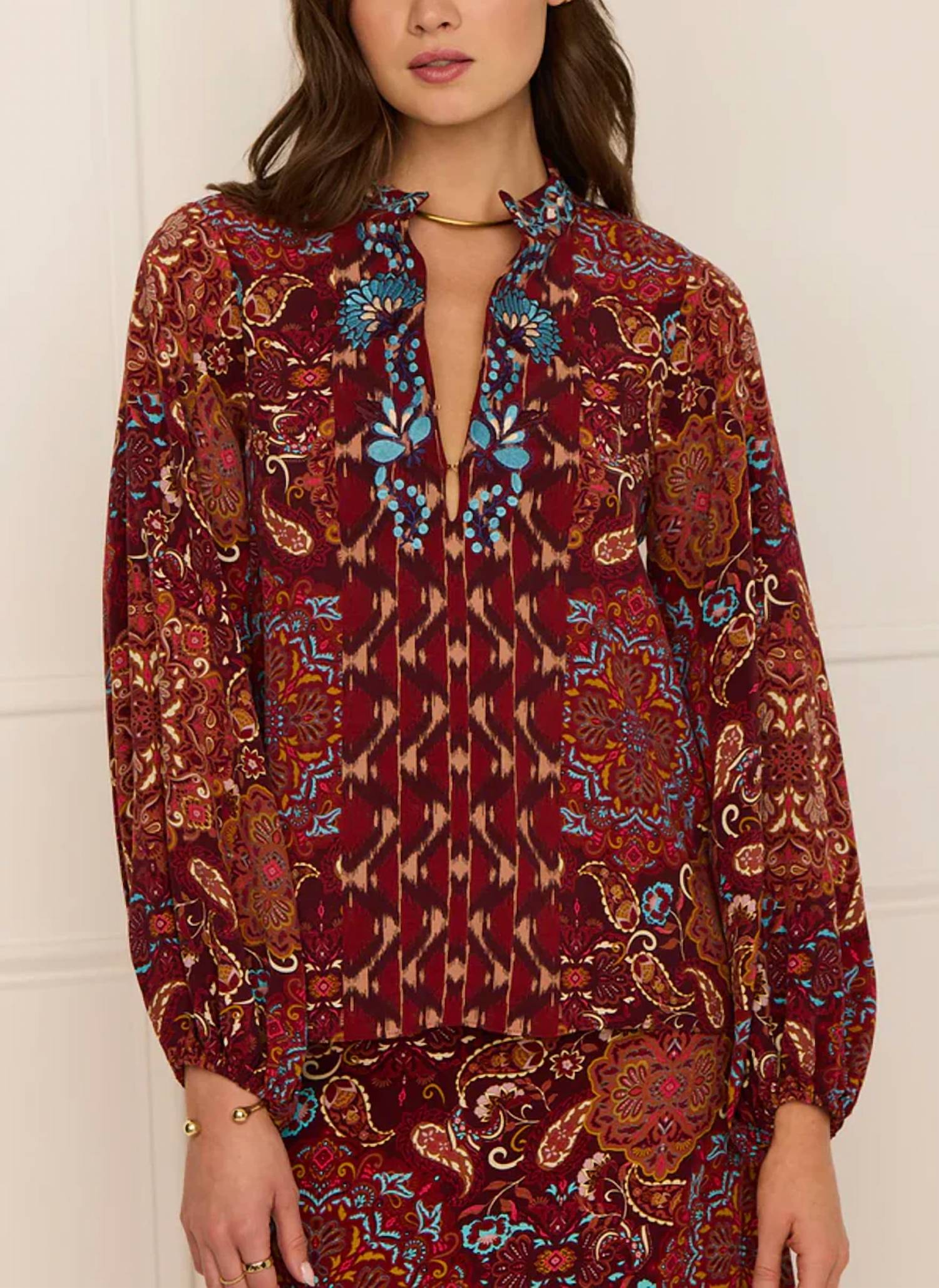 Kit Split V-Neck Collar Top In Red Multi