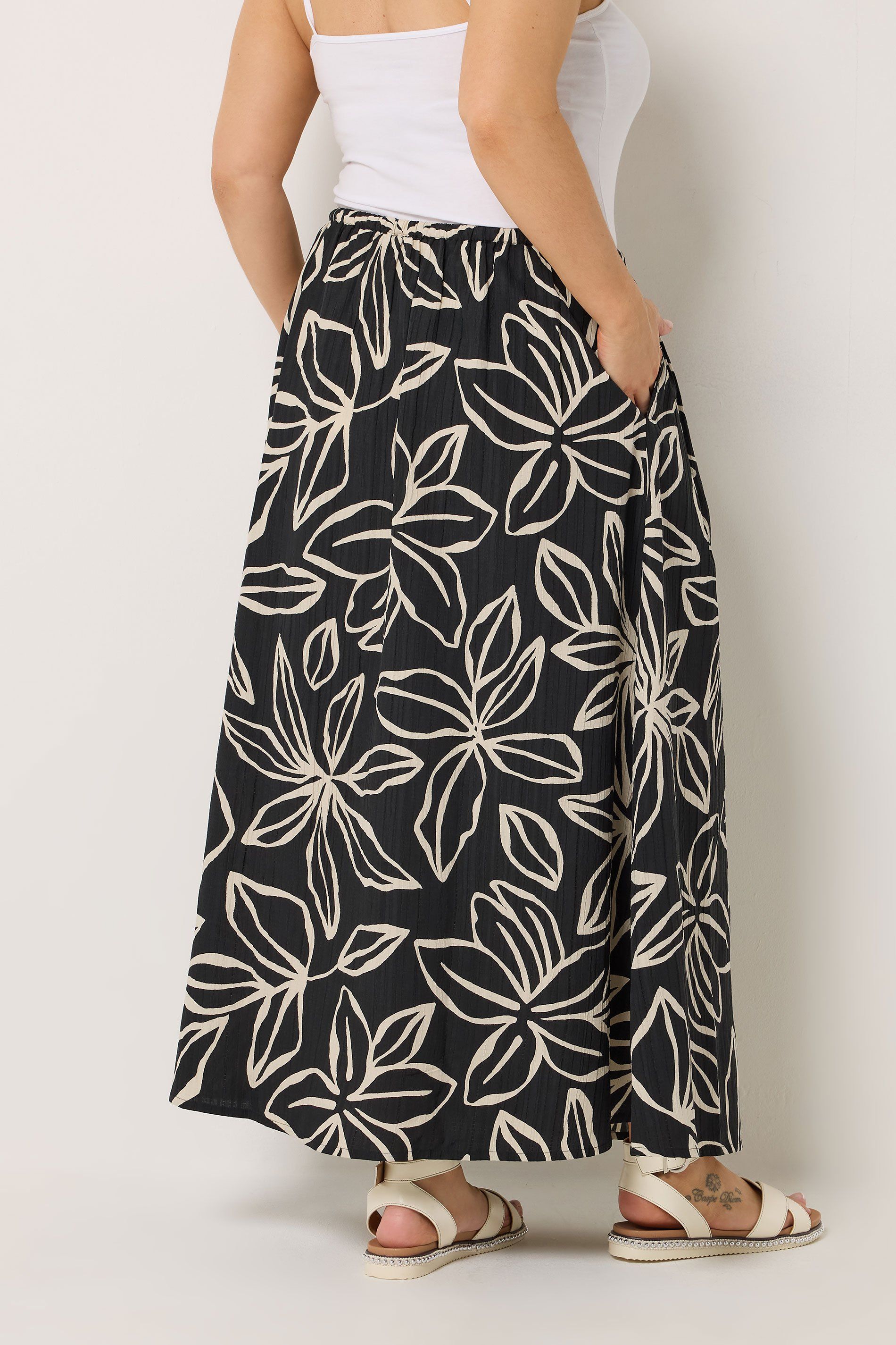 Yours Women's Floral Textured Maxi Skirt in Black