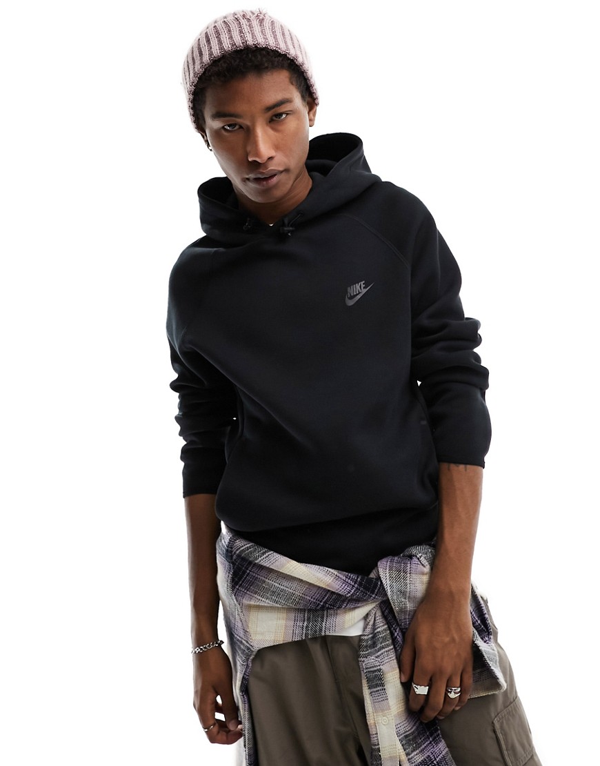 Tech hoodie in black