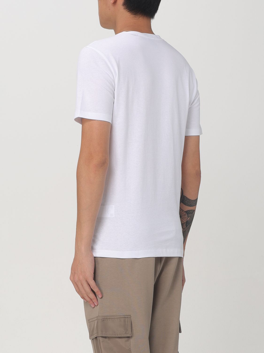 T-Shirt Men color White