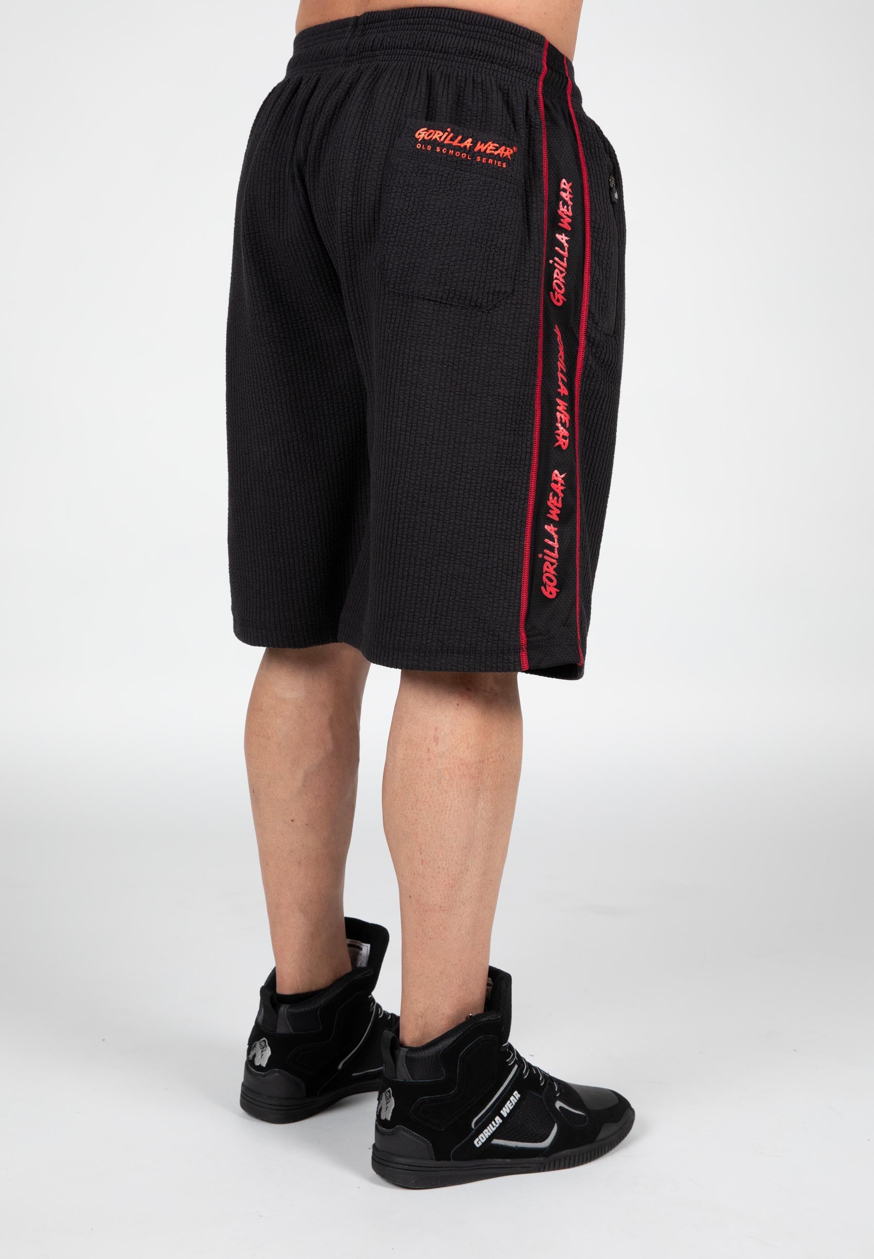 Buffalo Old School Shorts - Black/Red