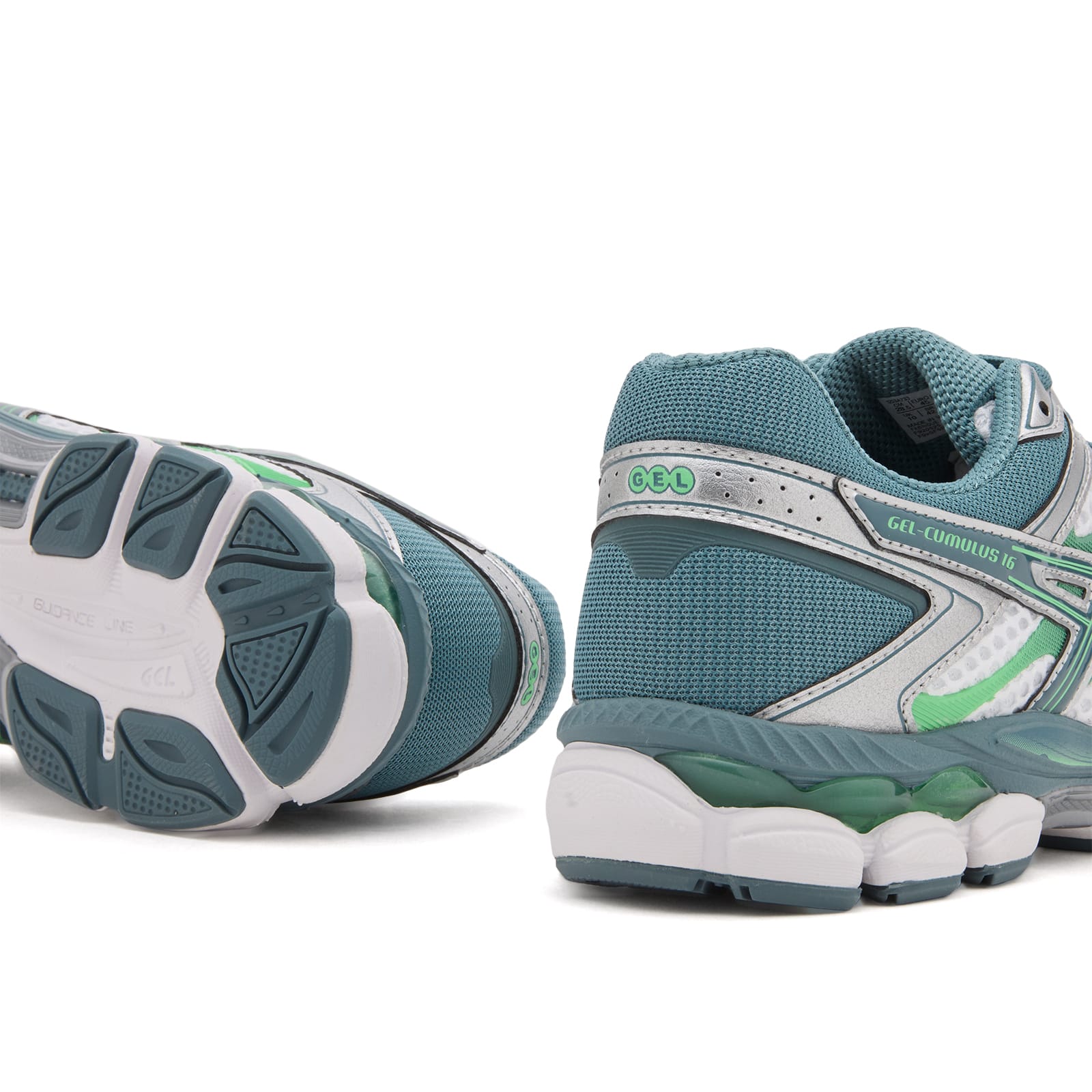 GEL-Cumulus 16 Sneaker in White/Ironclad