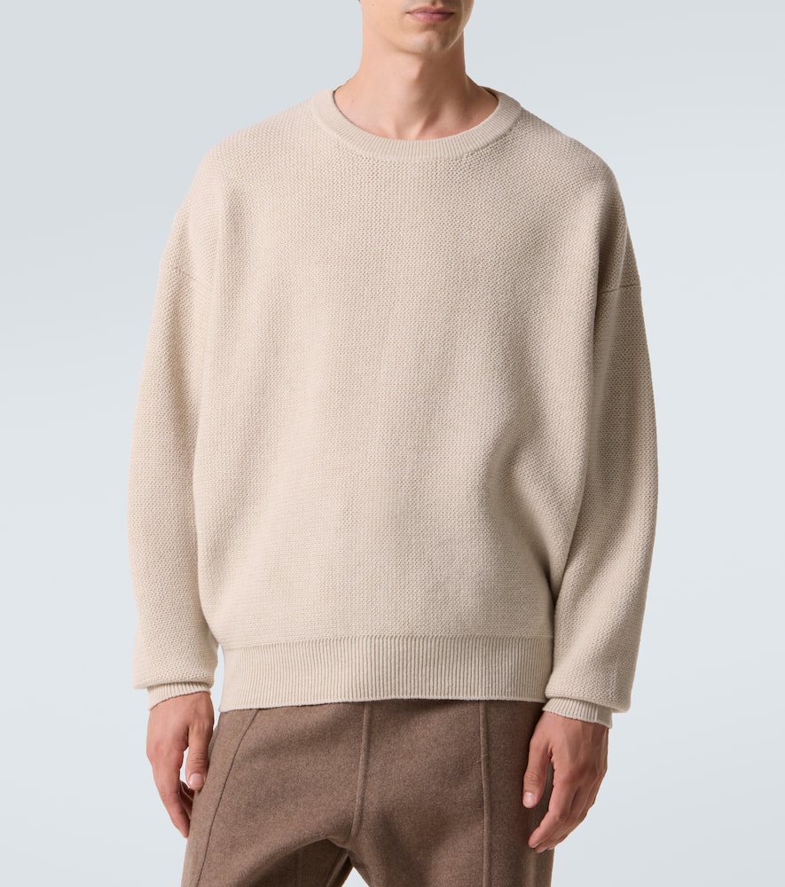 Virgin wool sweater