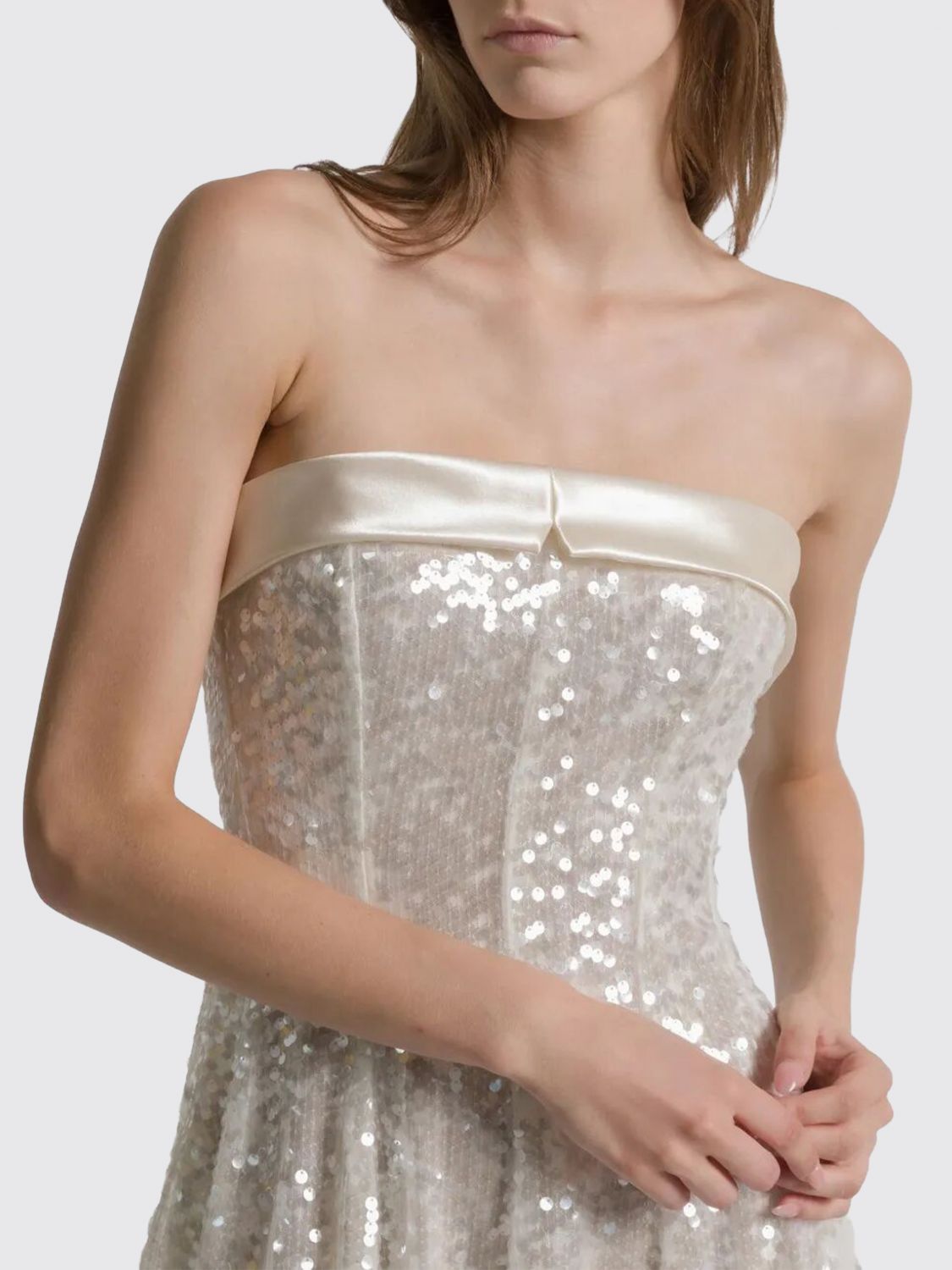 Dress Woman color White